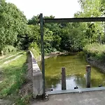 Au Fil De L'eau